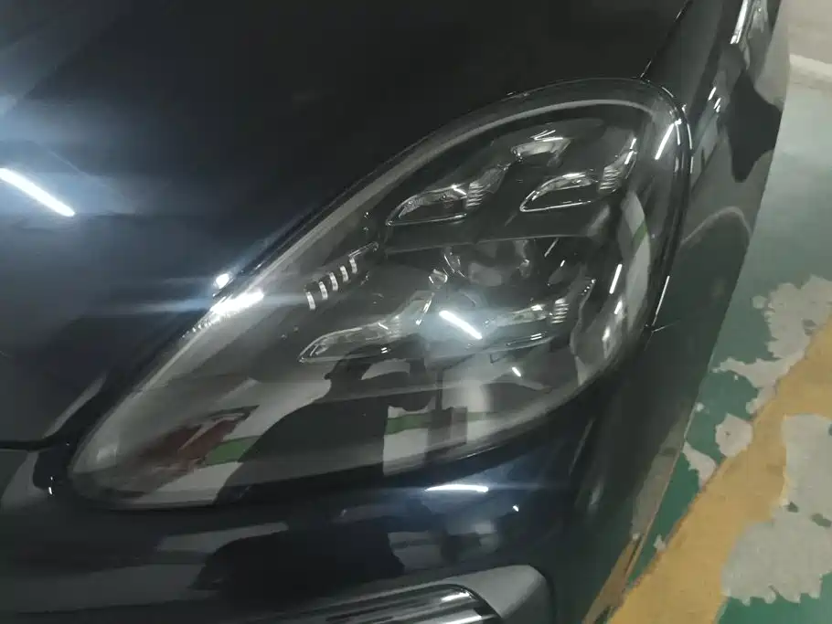Porsche Cayenne — миниатюра 5