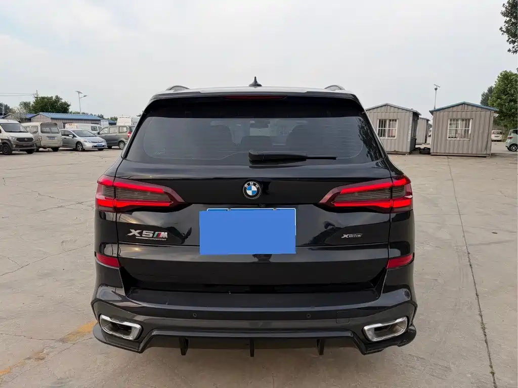 BMW X5 2022 xDrive 30Li Premium M Sport
