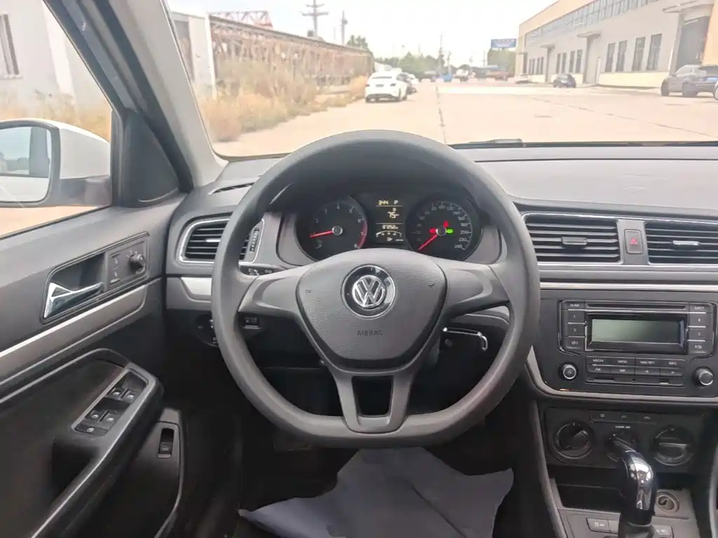 Volkswagen Lavida — миниатюра 7