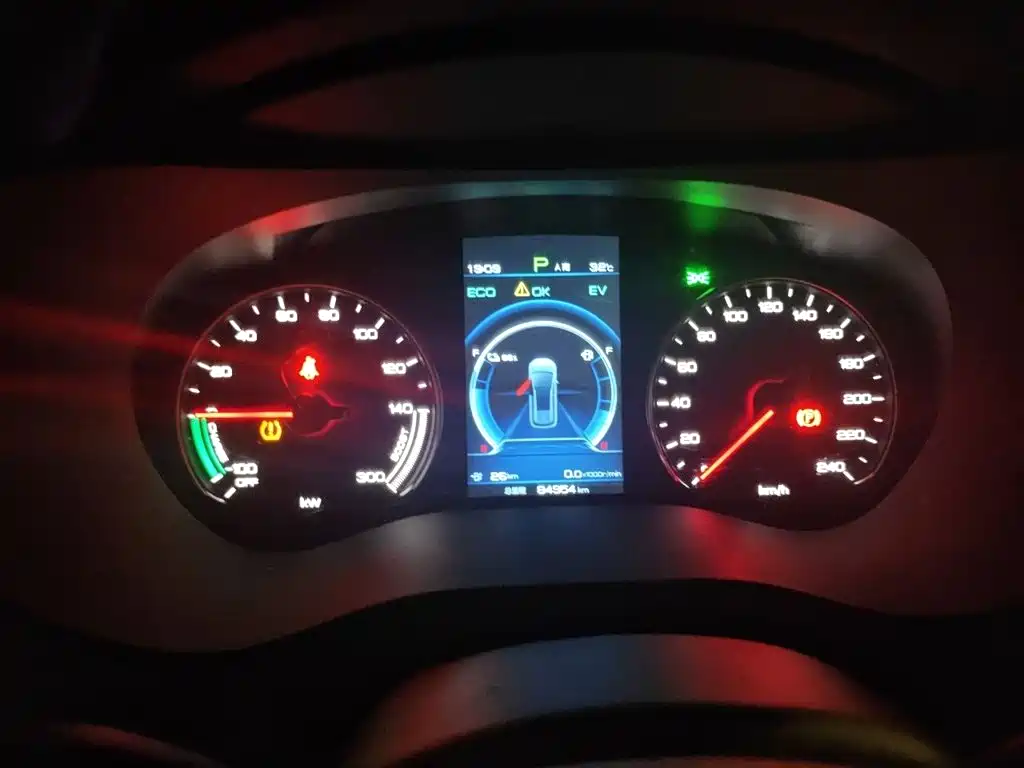 BYD MAX New Energy — миниатюра 4