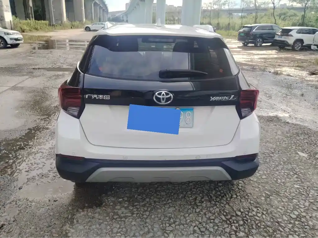 Toyota Yaris L — миниатюра 4