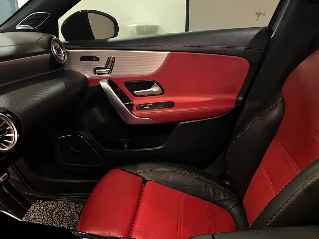 Mercedes-Benz A-Class AMG — миниатюра 8