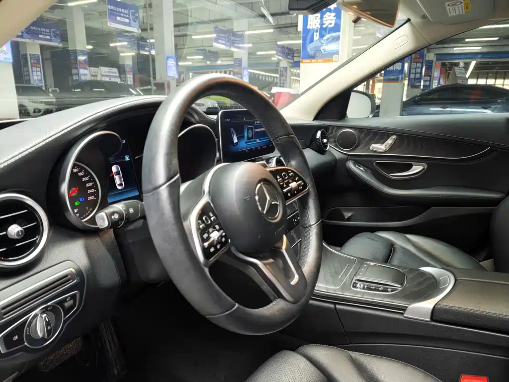 Mercedes-Benz C-Class — миниатюра 8