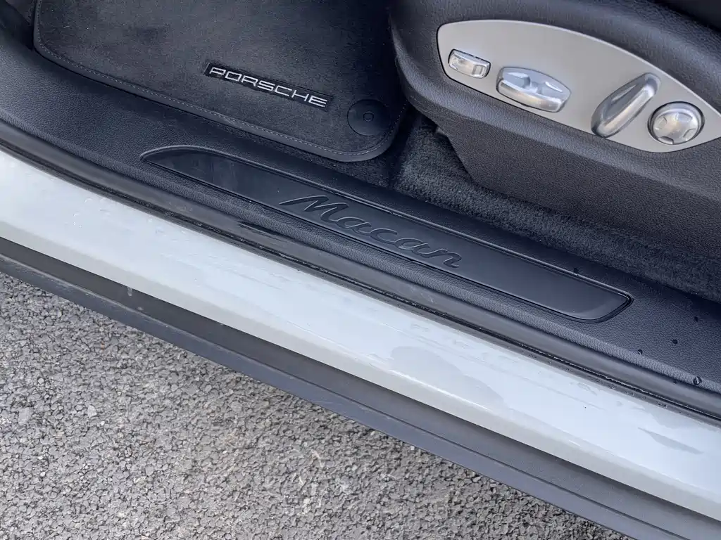 Porsche Macan — миниатюра 14