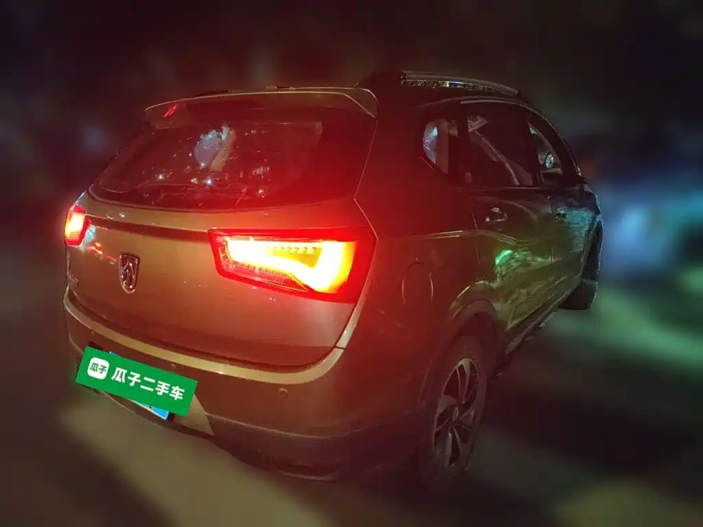 Baojun 560 2015 1.8L MT Luxury