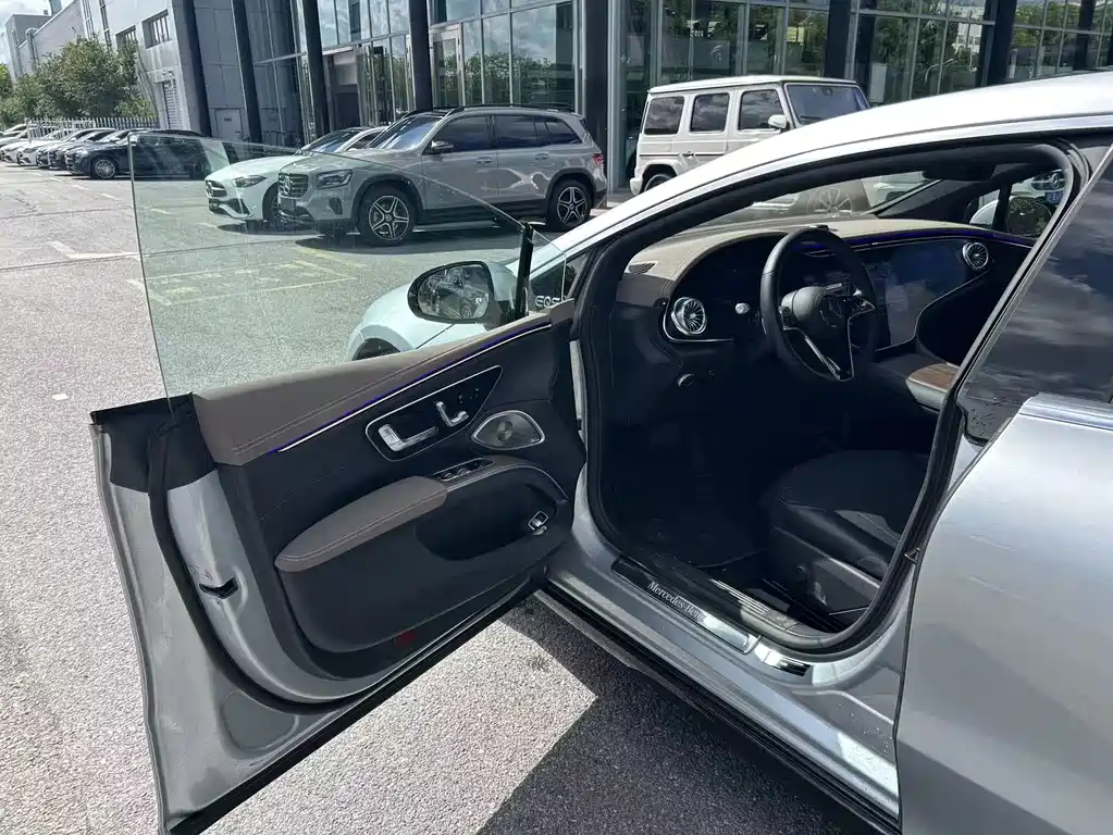 Mercedes-Benz EQS — миниатюра 11
