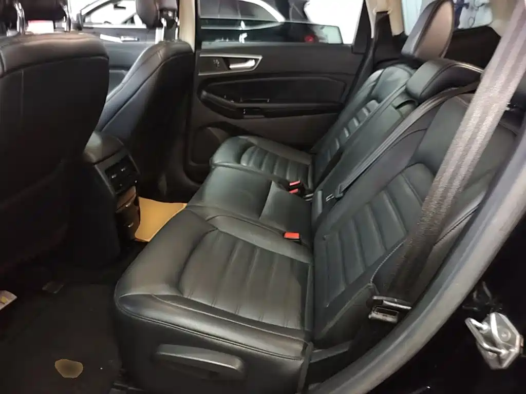Ford Edge — миниатюра 17