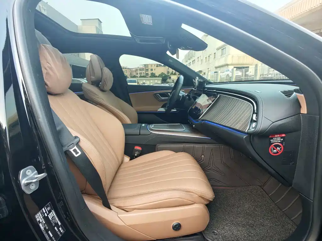 Mercedes-Benz E-Class — миниатюра 15