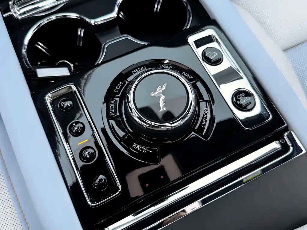 Rolls-Royce Cullinan — миниатюра 21