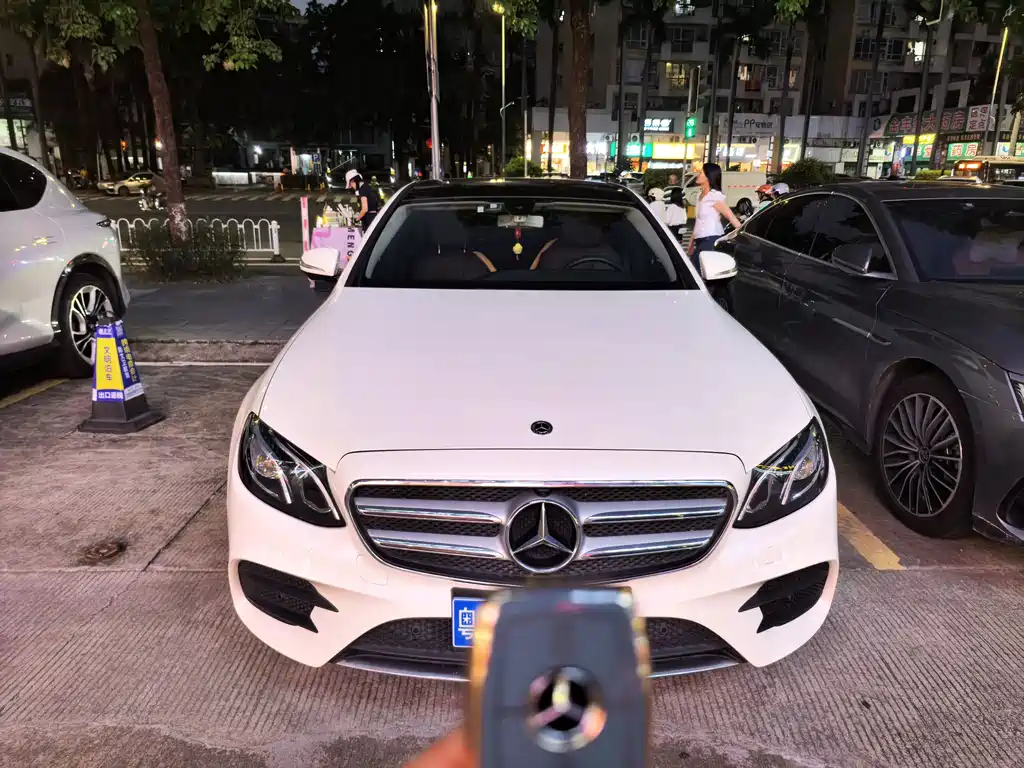 Mercedes-Benz E-Class — миниатюра 3