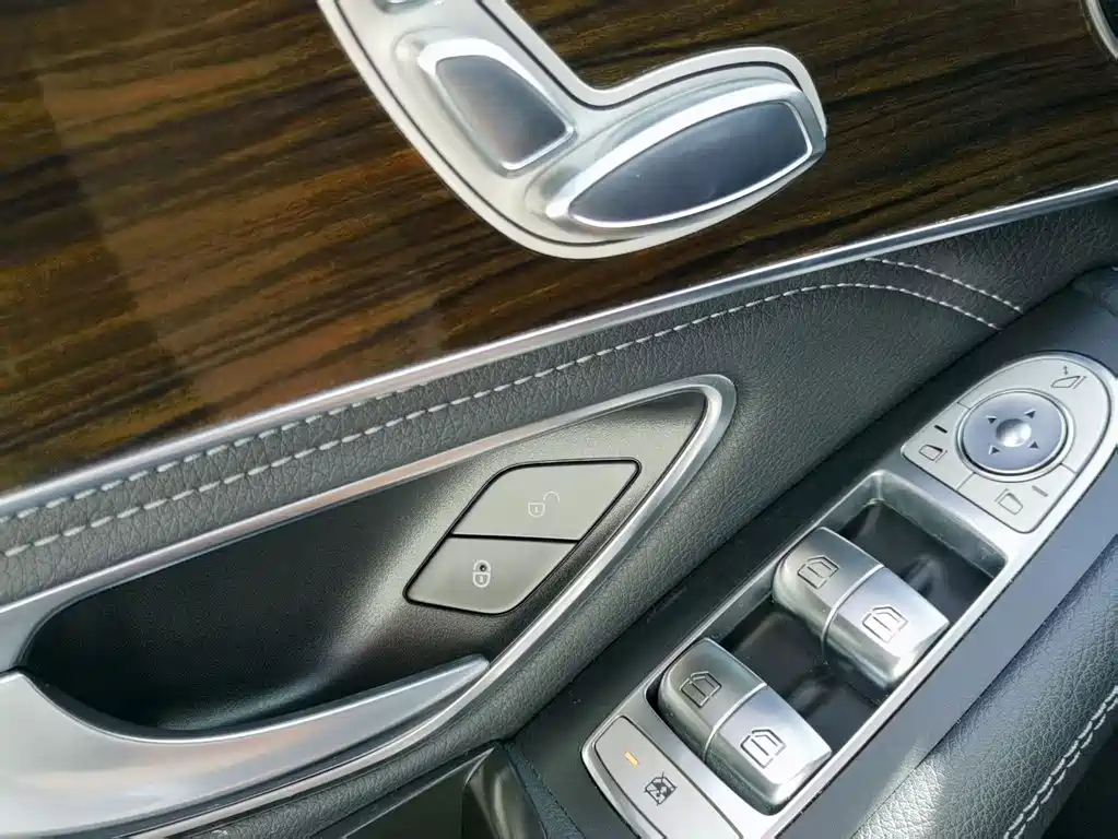 Mercedes-Benz GLC — миниатюра 13