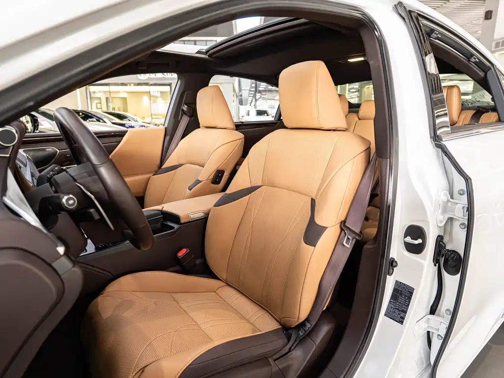 Lexus ES — миниатюра 11