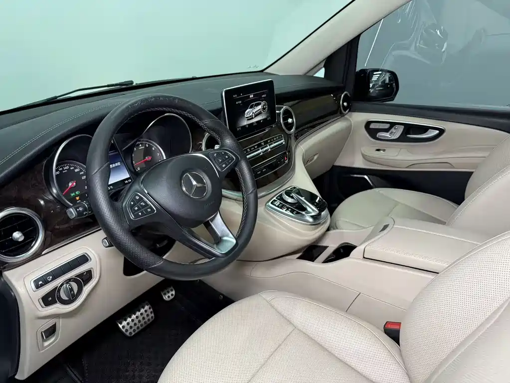 Mercedes-Benz V-Class V 2018 V 260 L Luxury Long Wheelbase VI