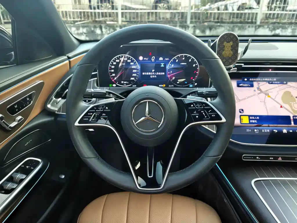 Mercedes-Benz E-Class — миниатюра 12