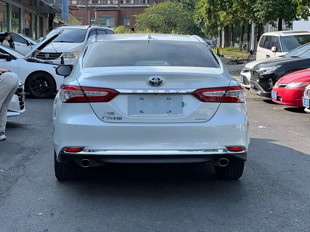 Toyota Camry — миниатюра 8