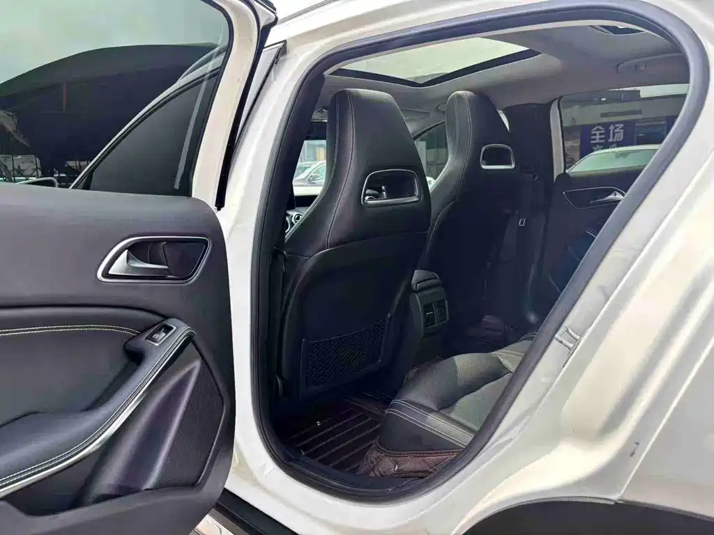 Mercedes-Benz GLA — миниатюра 7