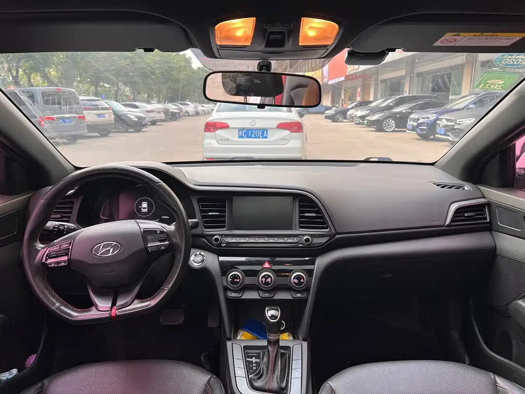 Hyundai Elantra — миниатюра 6