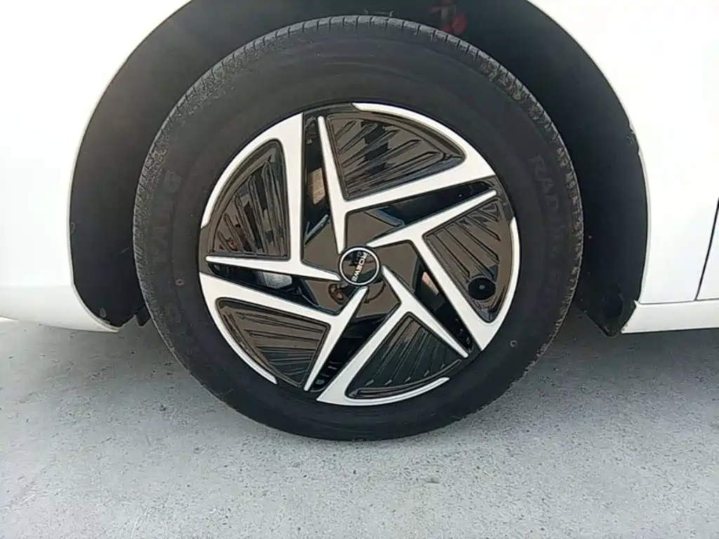 Roewe Young Wai D6 — миниатюра 23