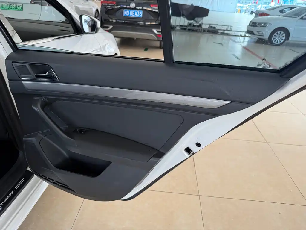 Volkswagen Lavida — миниатюра 22