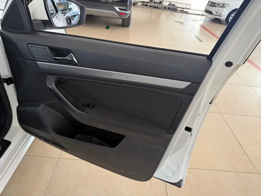 Volkswagen Lavida — миниатюра 25