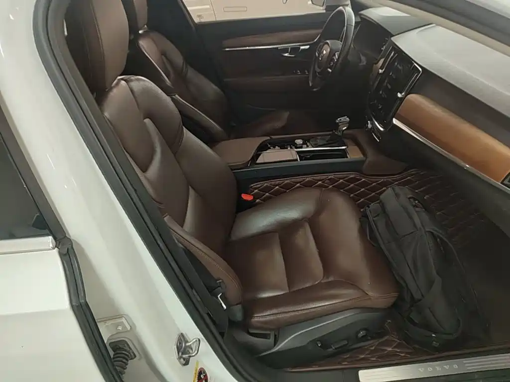 Volvo S90 — миниатюра 25
