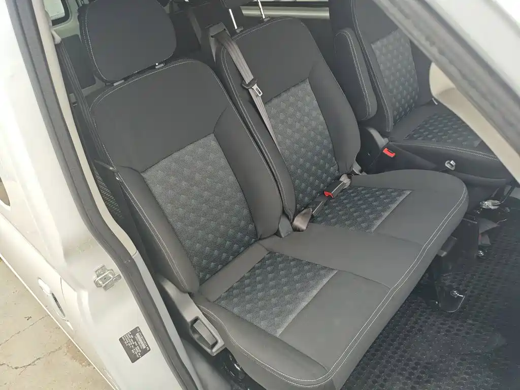 MAXUS V80 — миниатюра 25