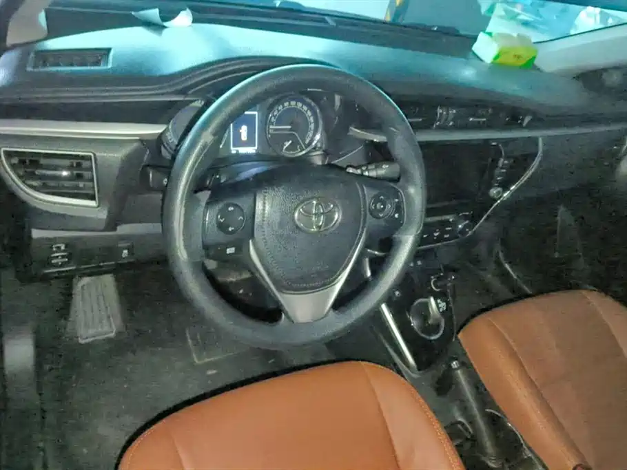 TOYOTA COROLLA