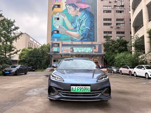 2025 BYD Seal