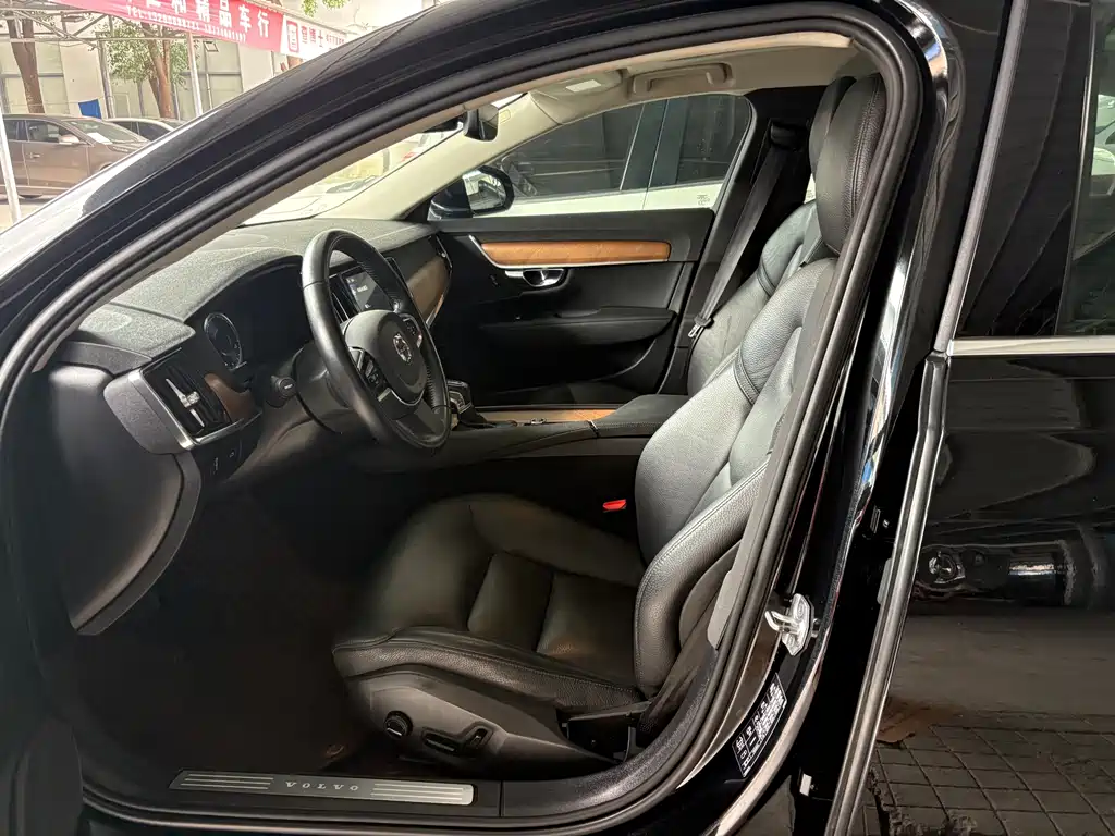 Volvo S90 2020 T5 Luxury