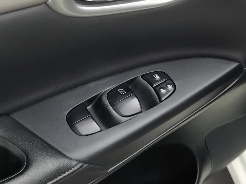 Nissan Sylphy 1.6 л 2023 г. Белый, пробег 37700 км