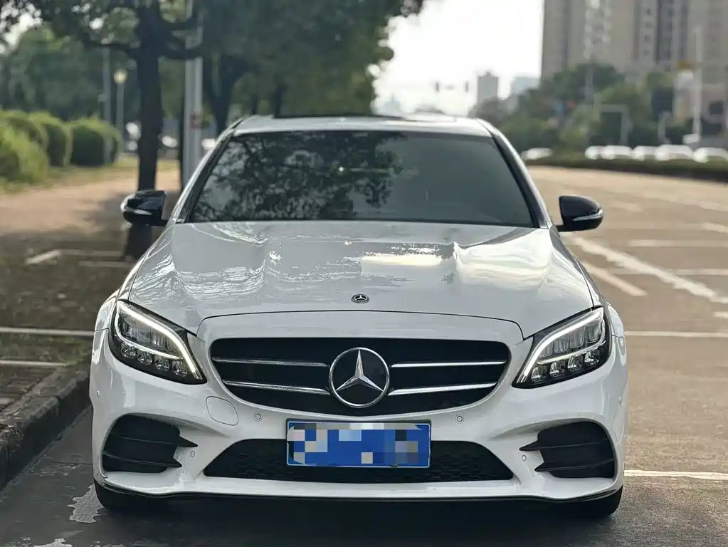 Mercedes-Benz C-Class — миниатюра 2