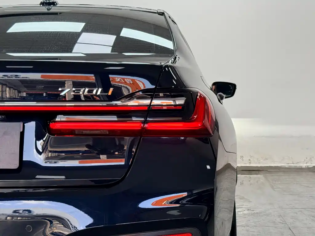 BMW 7 Series — миниатюра 18