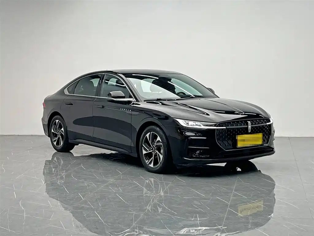 Lincoln Z 2022 i