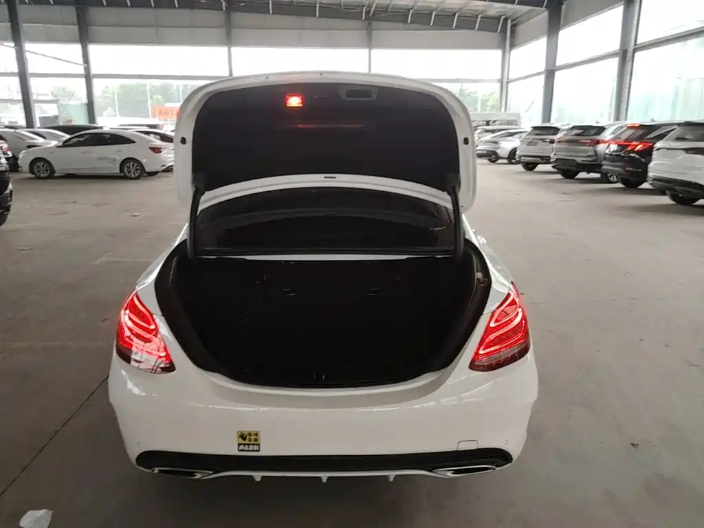 Mercedes-Benz C-Class — миниатюра 10