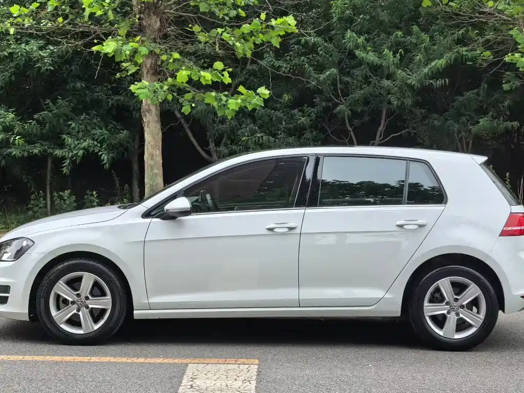 Volkswagen Golf 2015 1.6L AT Comfort