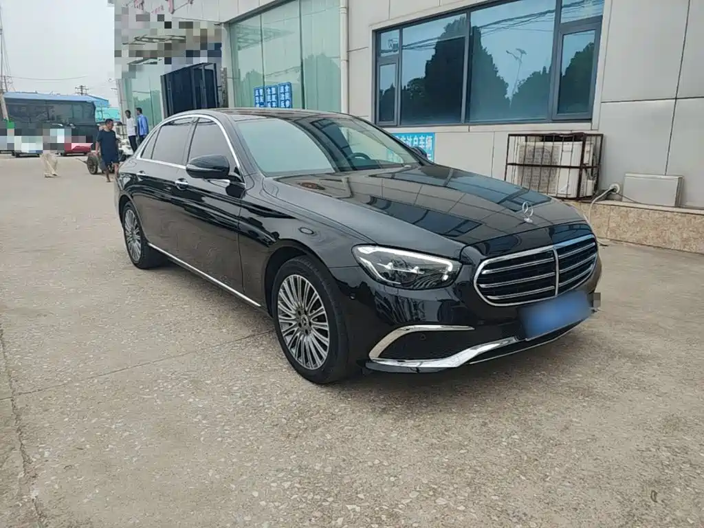 Mercedes-Benz E-Class — миниатюра 4