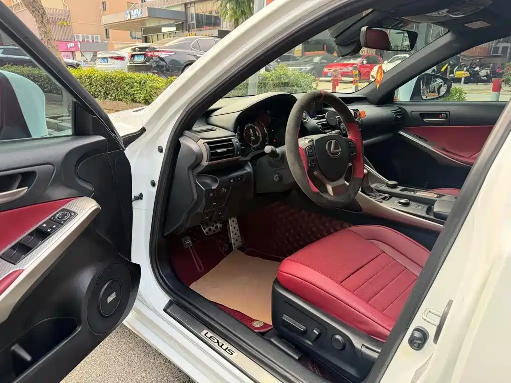 Lexus IS — миниатюра 3