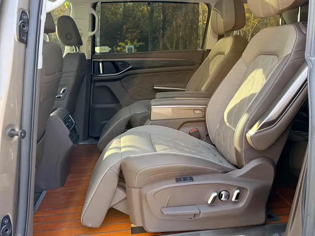 Volkswagen Viloran 2022 380TSI Flagship