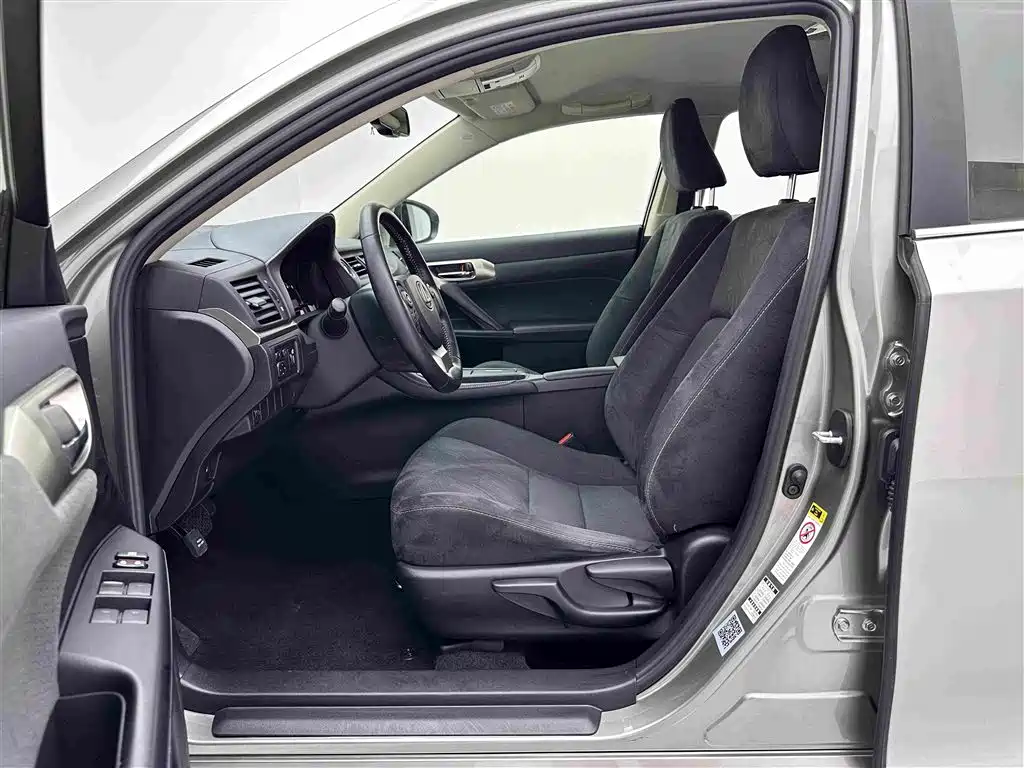 Lexus CT — миниатюра 18