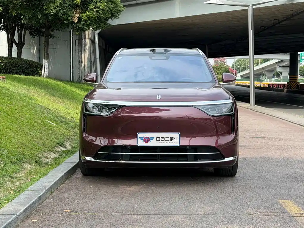 Aito M8 2025 Ultra 53.4kWh 5 мест (192 )