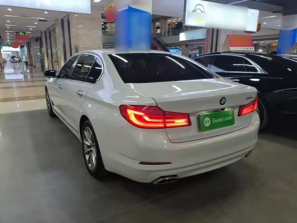 BMW 5 Series — миниатюра 5