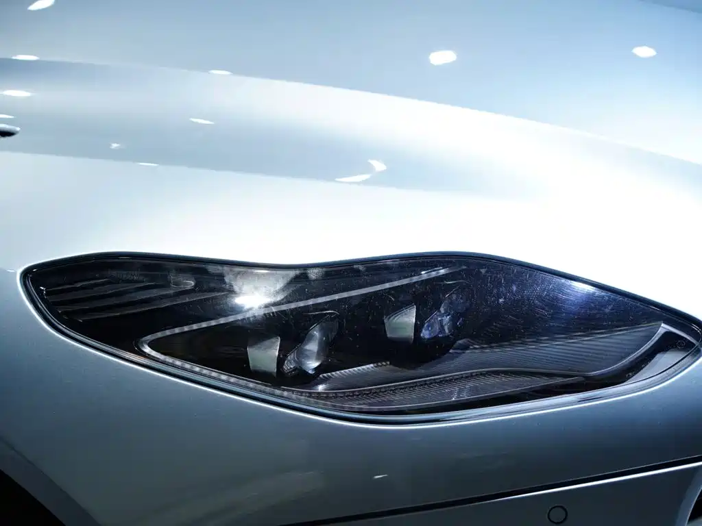 Aston Martin DB11 — миниатюра 46