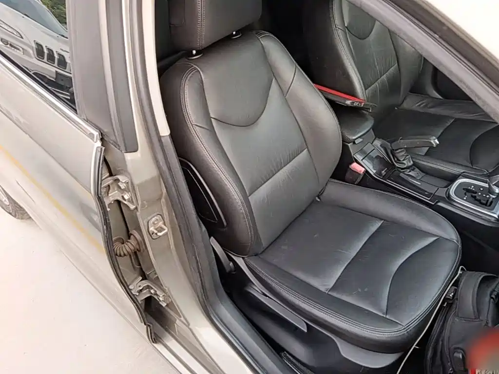 Citroen C4L — миниатюра 25