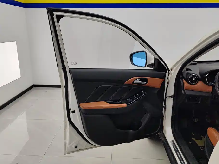 BAIC Senova X35 — миниатюра 7