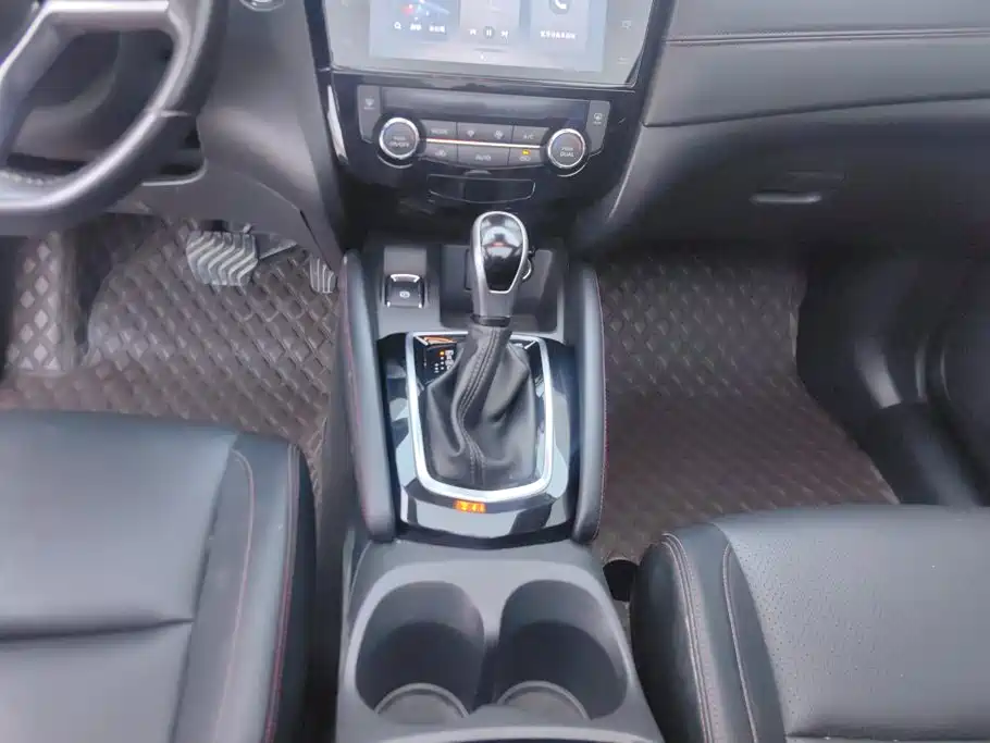 Nissan Qashqai — миниатюра 16