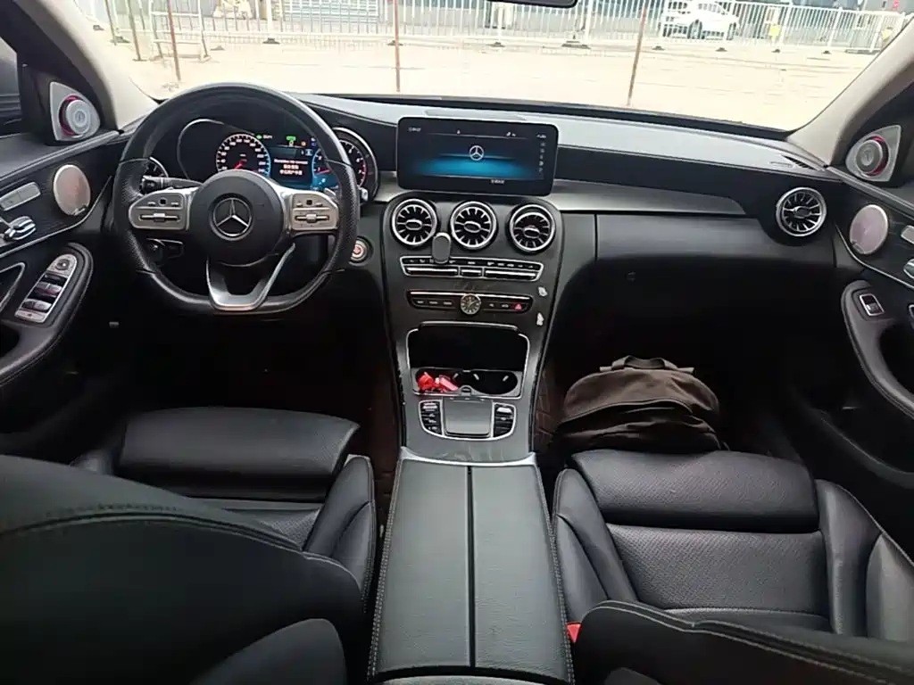 Mercedes-Benz C-Class — миниатюра 10