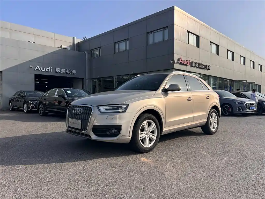 Купить Audi Q3