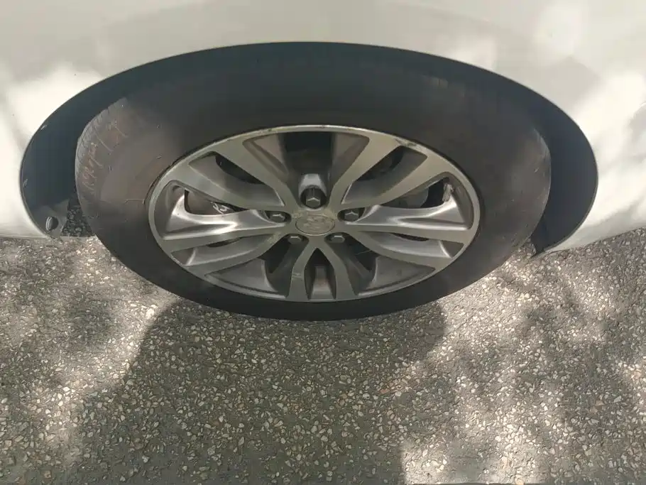 Buick Excelle — миниатюра 6
