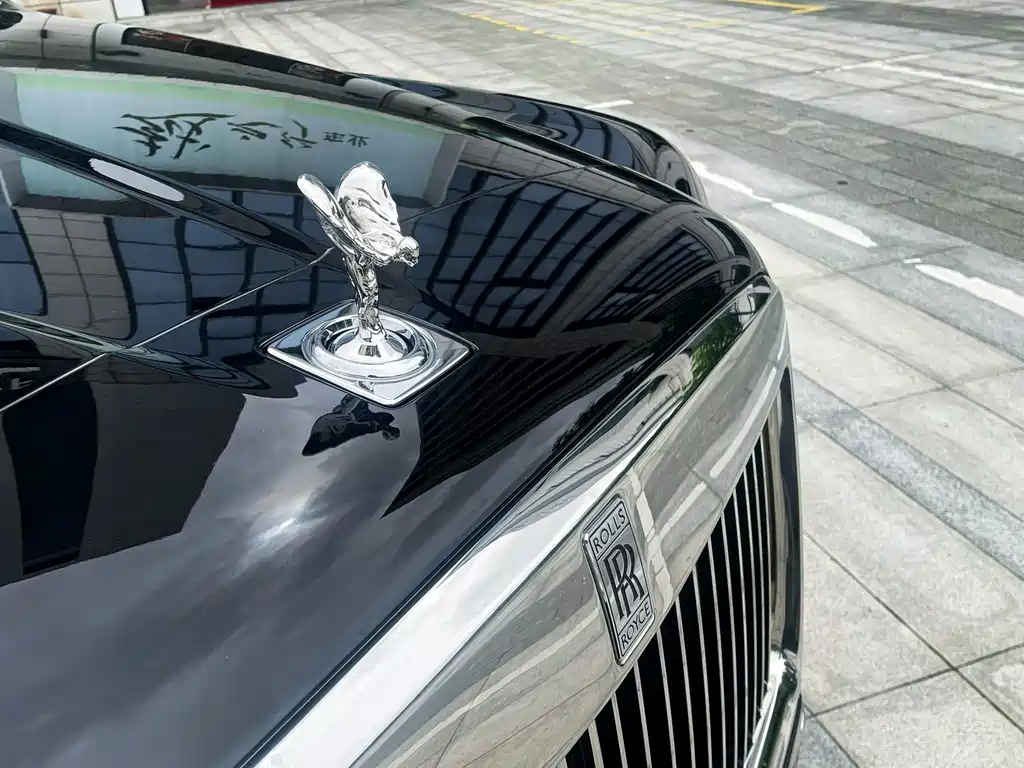 Rolls-Royce Cullinan 2024 мест
