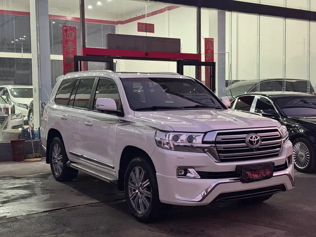 Toyota Land Cruiser 2017 4.0L AT